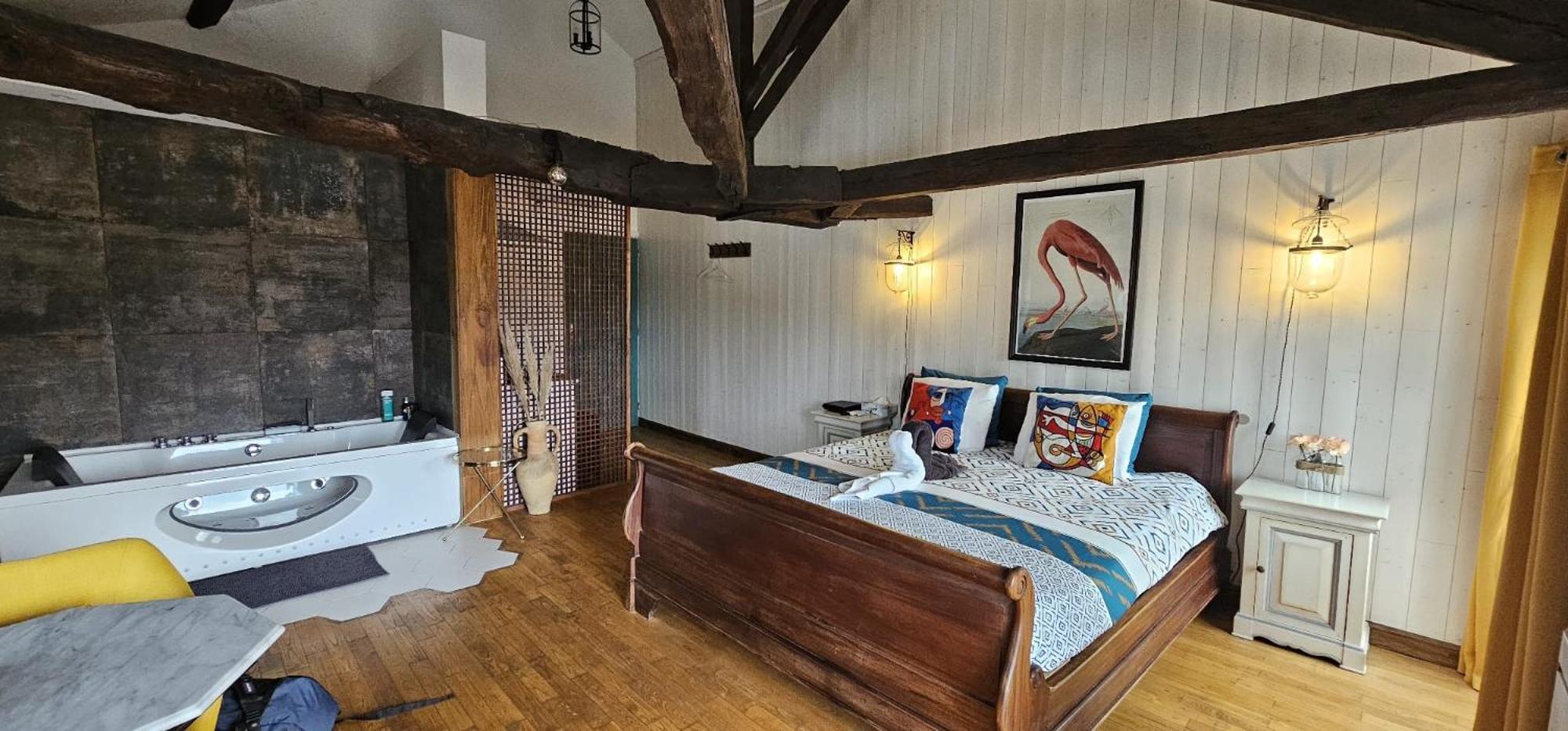Suite Penthouse Romantique, Confolens, Charente Exteriör bild