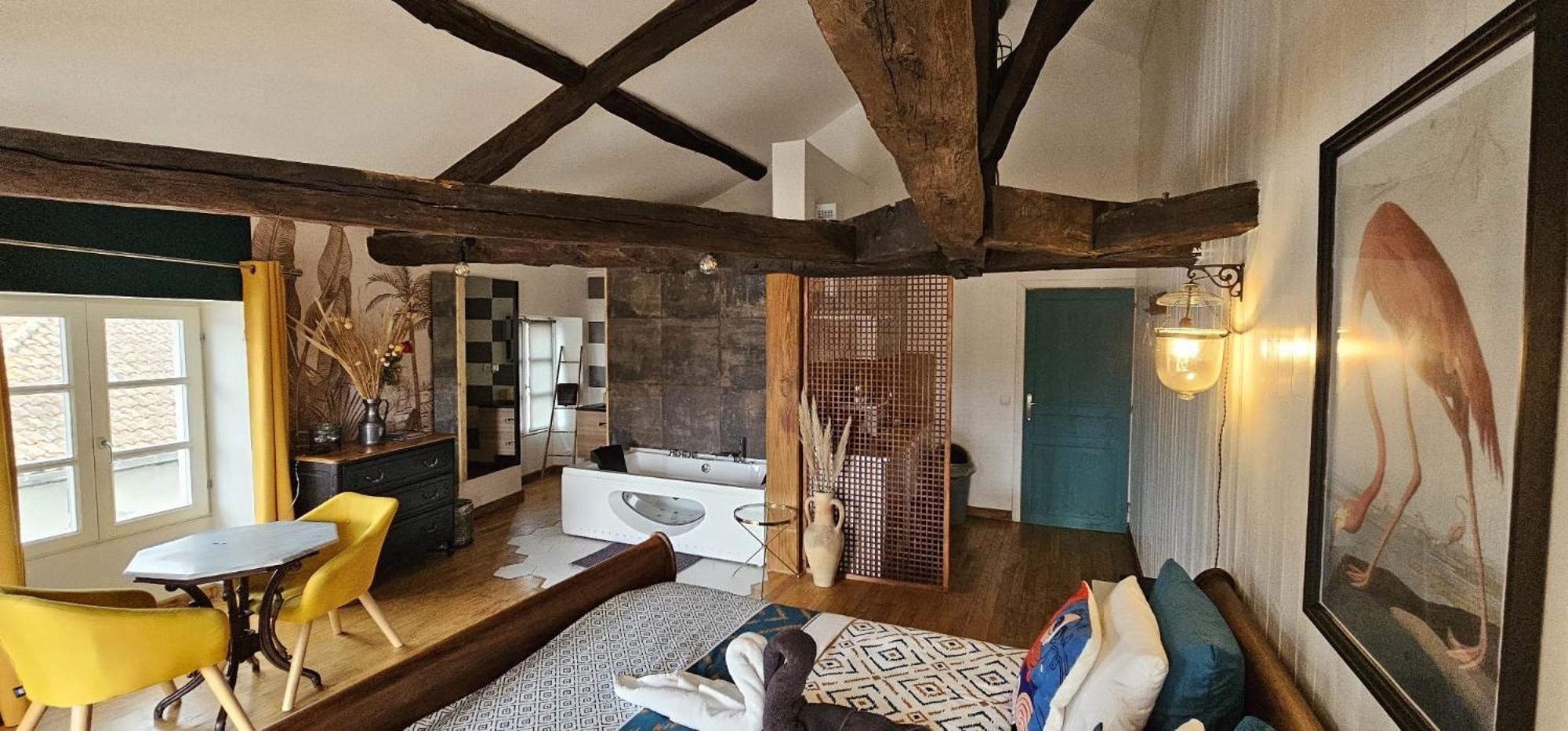 Suite Penthouse Romantique, Confolens, Charente Exteriör bild