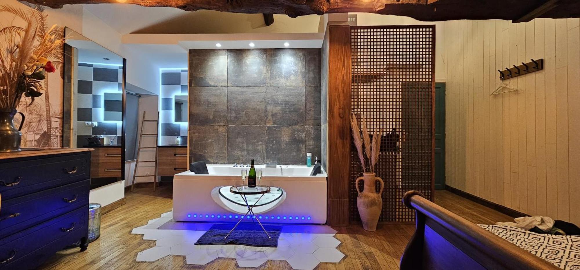 Suite Penthouse Romantique, Confolens, Charente Exteriör bild